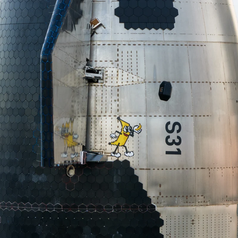 Close view of the Banana for Scale decal and S31 marking